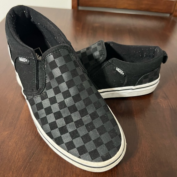Vans Black Checkerboard Slip On Sneakers Youth Size 5 Skateboarding Shoes Kids - Picture 1 of 7